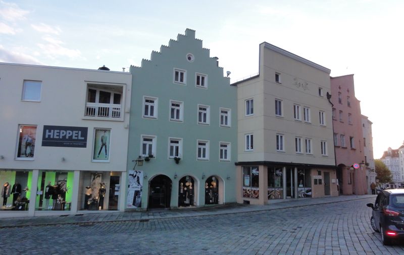 Datei:Altstadthäuser in Trostberg.jpg
