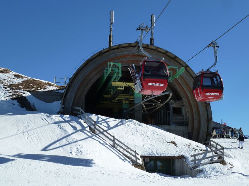 Datei:Bergstation 3.jpg