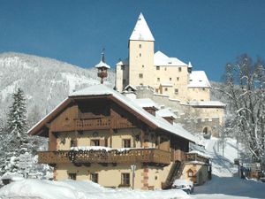 Burg mauterndorf winter.JPG