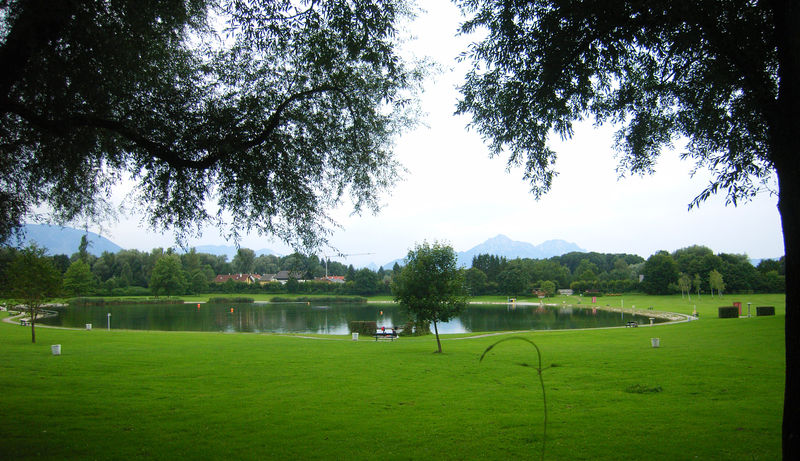 Datei:Salzachsee, nordöstliche Ansicht.jpg