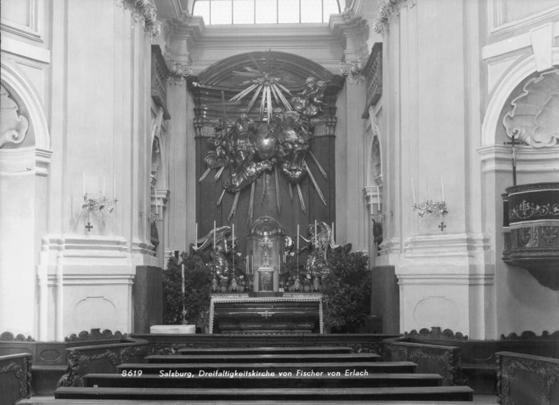 Datei:Dreifaltigkeitskirche Hauptaltar Risch-Lau.jpg