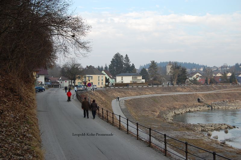 Datei:Leopold-Kohr-Promenade.jpg