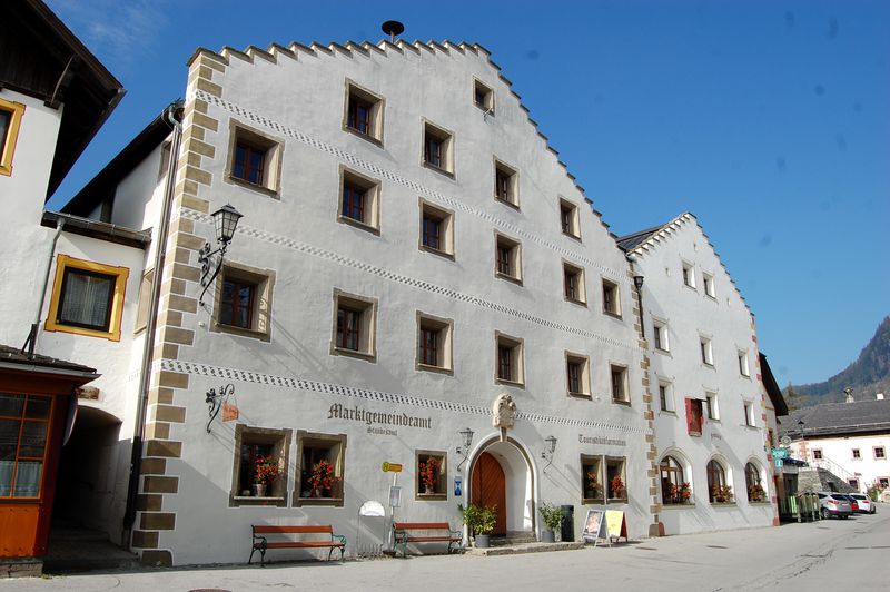 Datei:Marktgemeindeamt in Mauterndorf.jpg