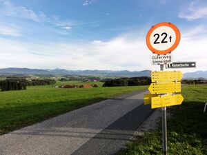 Weggabelung am Haunsberg.jpg