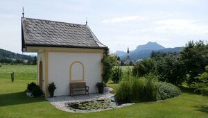 Herrnhubkapelle, Westansicht.jpg