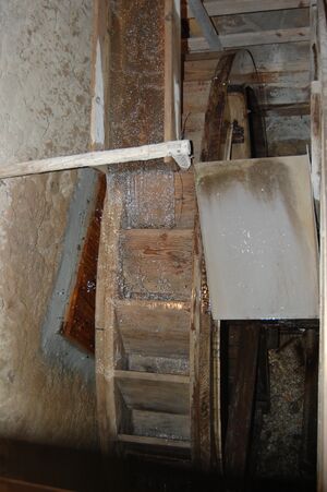Hundsmarktmühle, Wasserrad in Betrieb.jpg