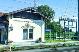 Seekirchen Aufnahmegebäude (Bahnhof) 02.JPG
