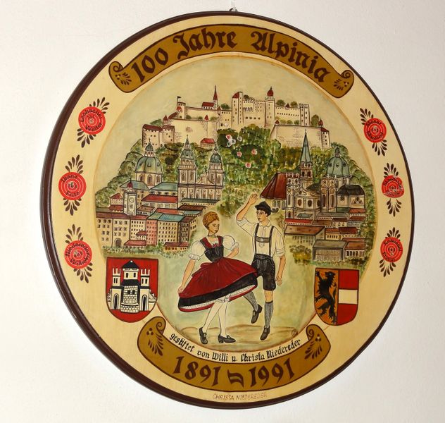 Datei:Vereinstafel im Lainerhof.jpg