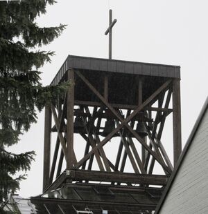 Glockenturm der Stadtpfarrkirche St. Vitalis l.jpg