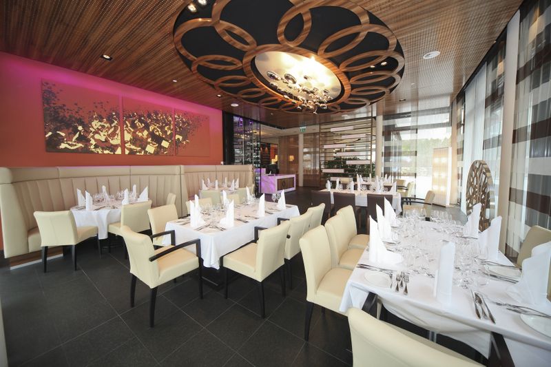 Datei:Restaurant innen.jpg