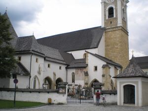 Altenmarkt Kirchenvorplatz 01.JPG
