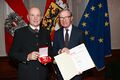 Gerhard Klonner Verdienstzeichen des Landes Salzburg 2024 Wilfried Haslauer.jpg