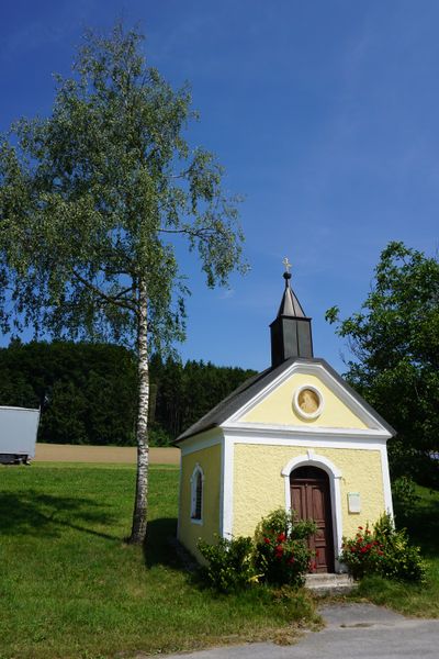 Datei:Kapelle in Pfenninglanden.jpg