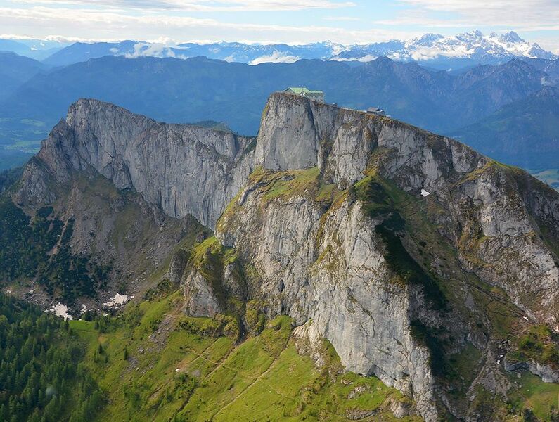 Datei:Schafberg Spinnerin Nordabhänge.jpg