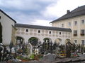 Verbindungsbau zwischen Pfarrhof und Pfarrkirche in Altenmarkt P8140051.JPG