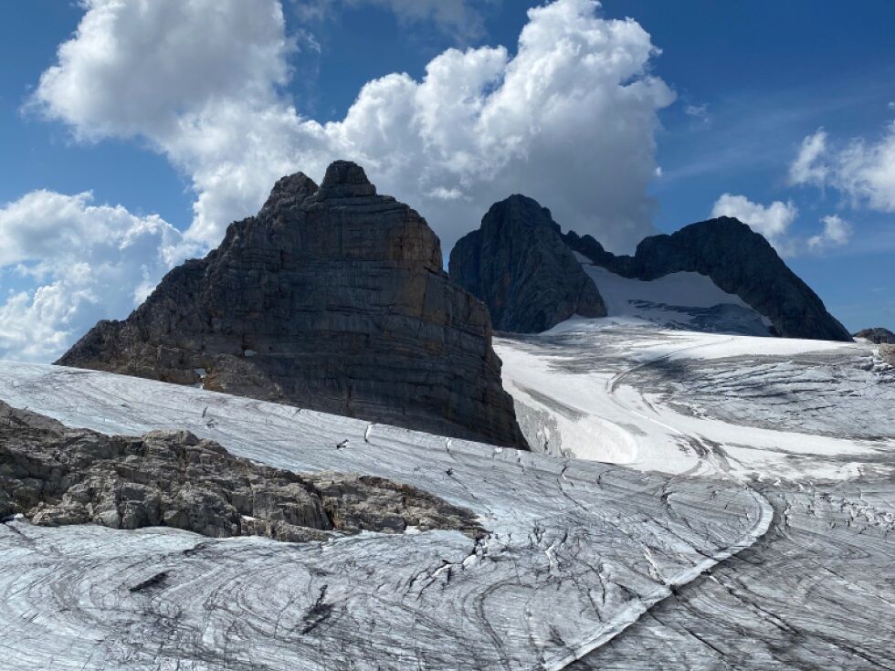 Dva ledenika na Dachsteinu se zaradi podnebnih sprememb ločujeta