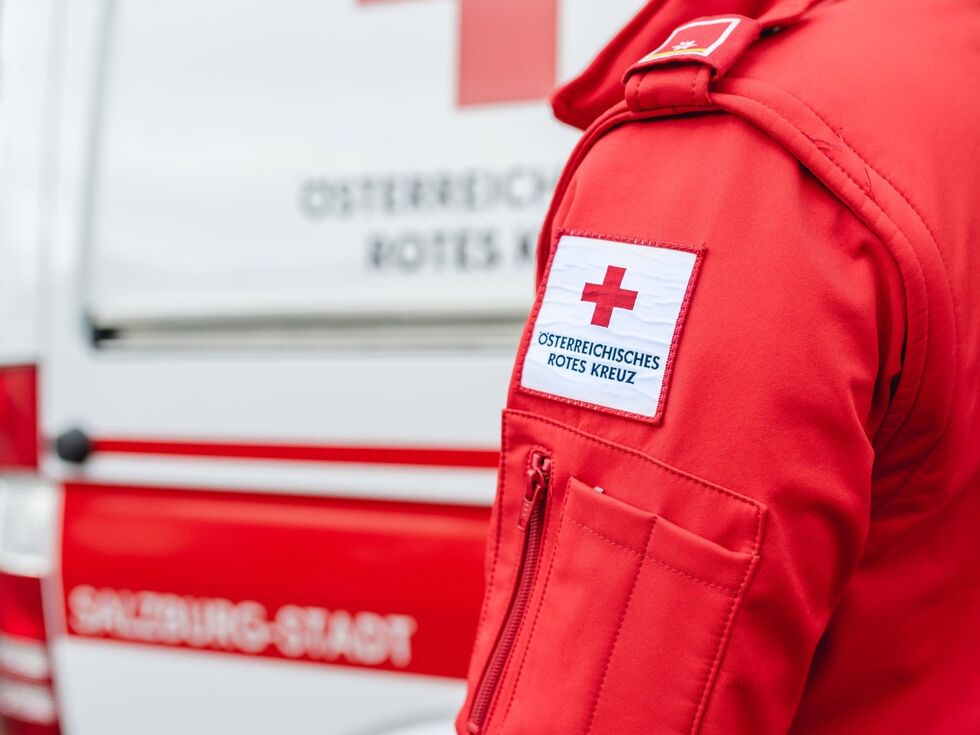 Zwei Pkw kollidierten auf der B156 in Bergheim