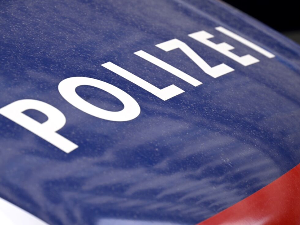 Zwei Polizistinnen bei Verfolgungsfahrt im Einsatz verletzt